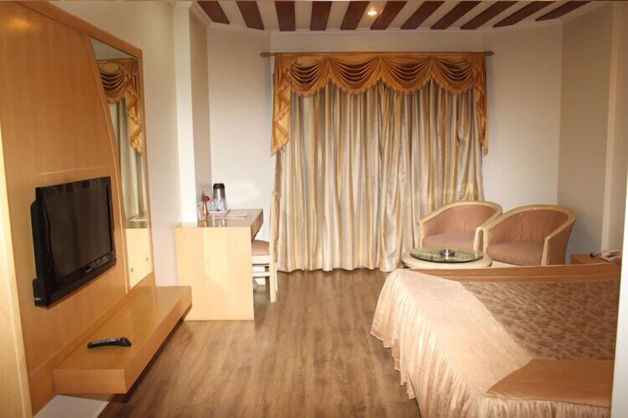 Hotel Vaibhav Varanasi Exterior photo
