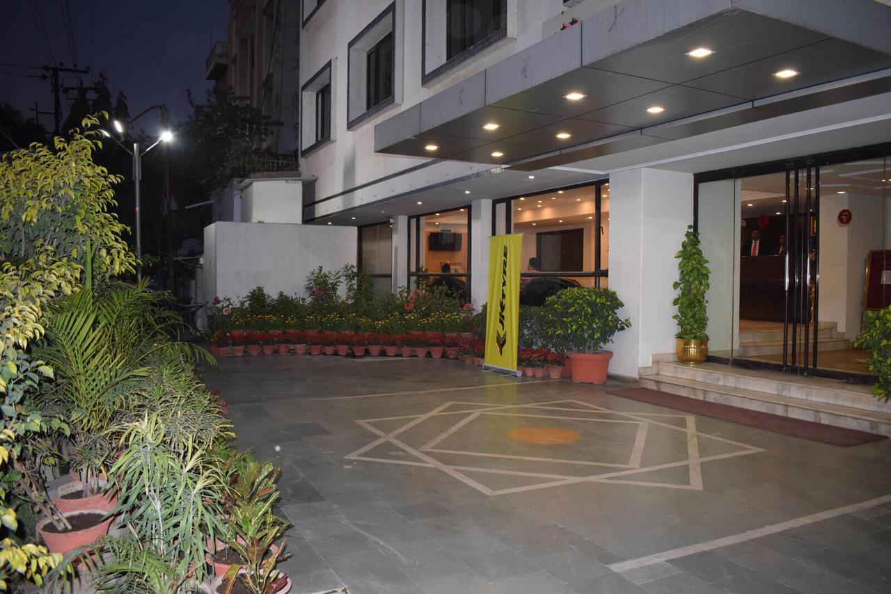 Hotel Vaibhav Varanasi Exterior photo