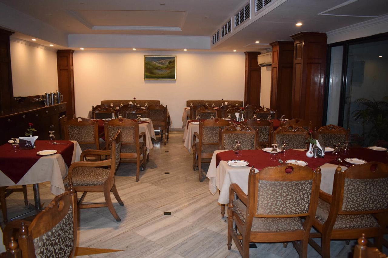 Hotel Vaibhav Varanasi Exterior photo