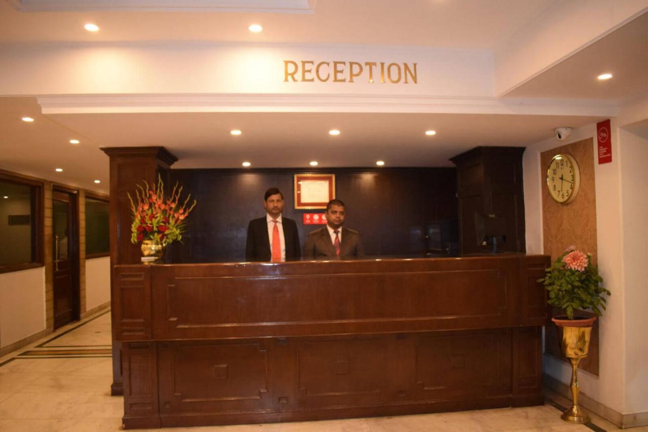 Hotel Vaibhav Varanasi Exterior photo